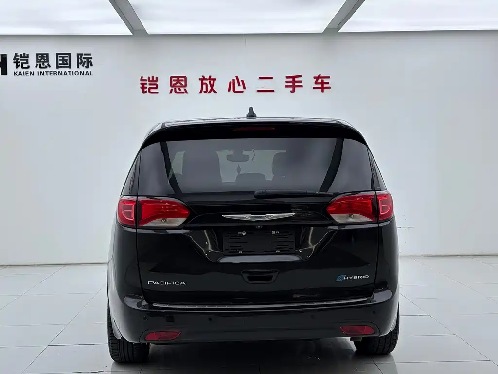 Chrysler Grand Voyager PHEV (Import) — миниатюра 17