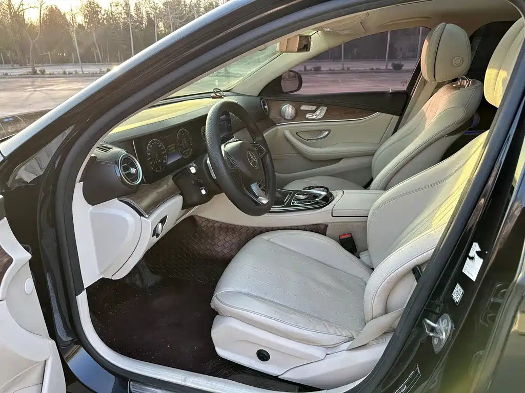 MERCEDES-BENZ E CLASS