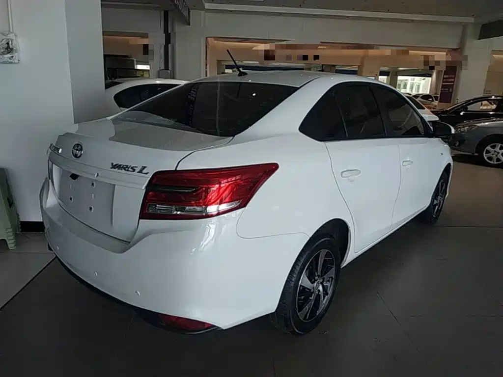 Toyota Yaris L — миниатюра 7