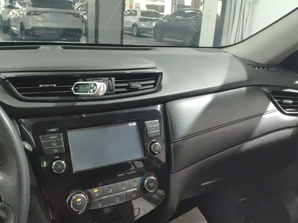 Nissan X-Trail — миниатюра 10