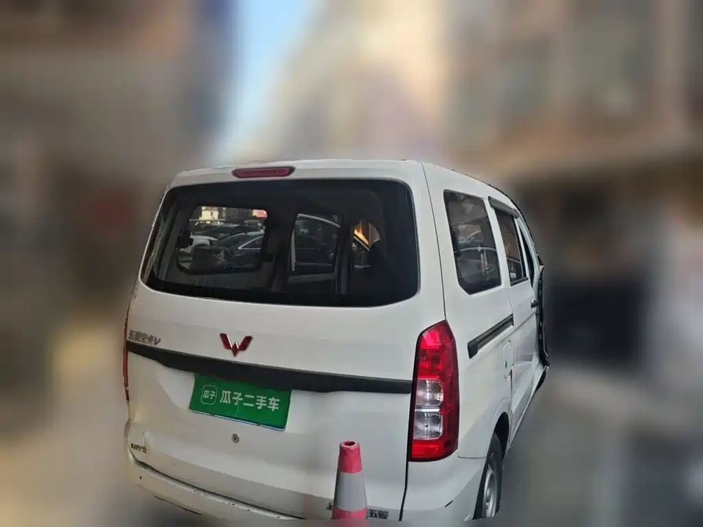 Wuling Hongguang V — миниатюра 8