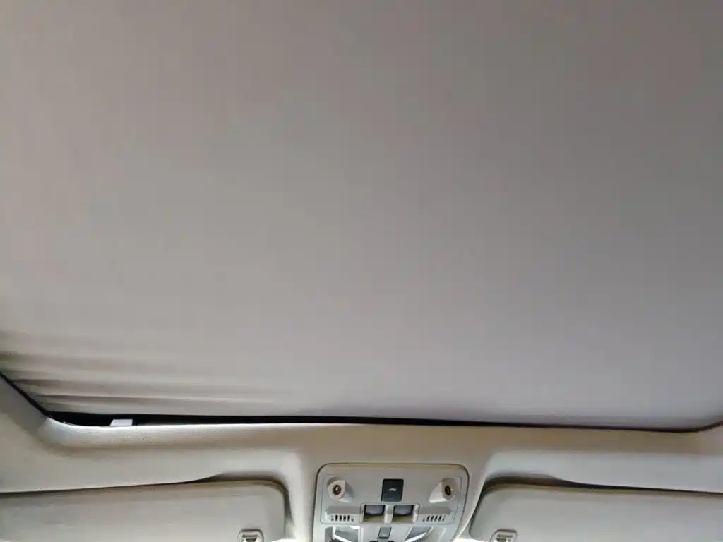 Cadillac SRX — миниатюра 14