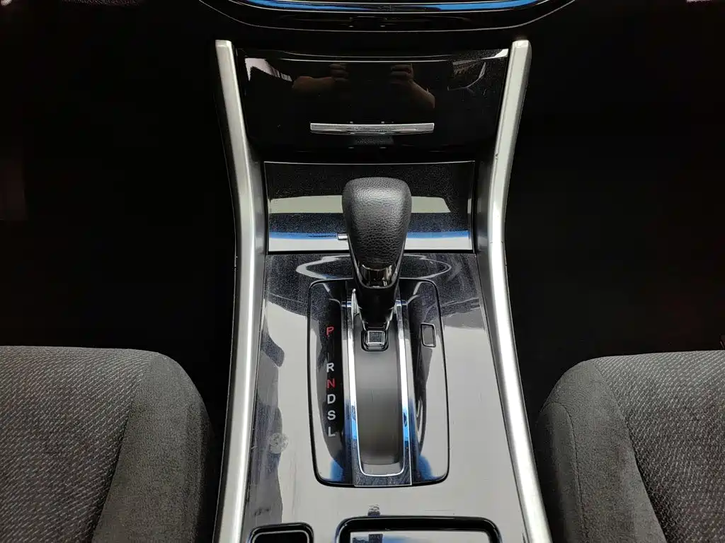 Honda Accord — миниатюра 13