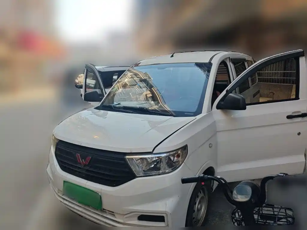 Wuling Hongguang V — миниатюра 2