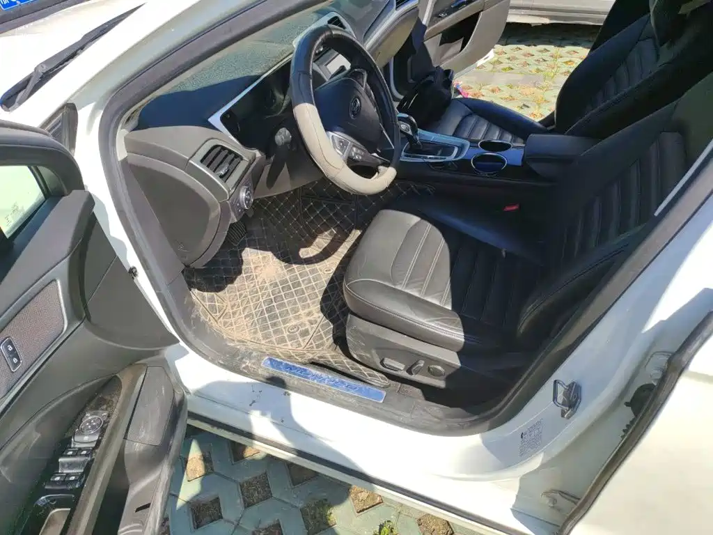 Ford Mondeo — миниатюра 12