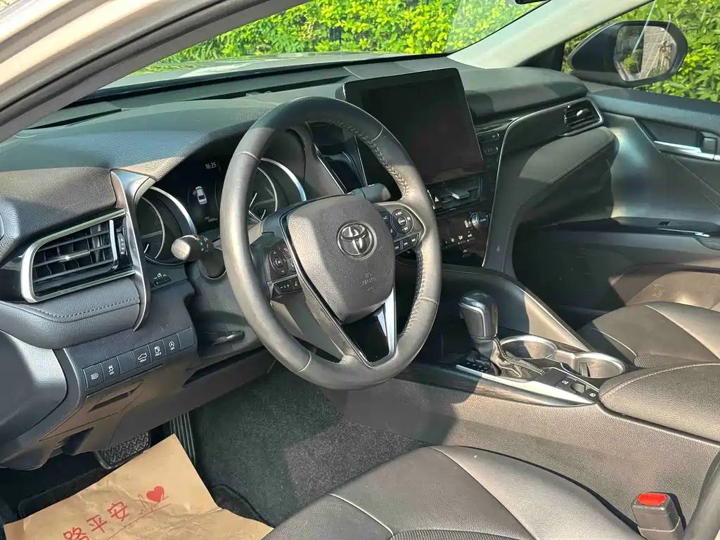 Toyota Camry — миниатюра 11