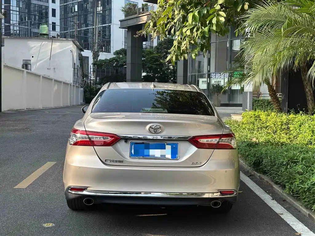 Toyota Camry — миниатюра 4