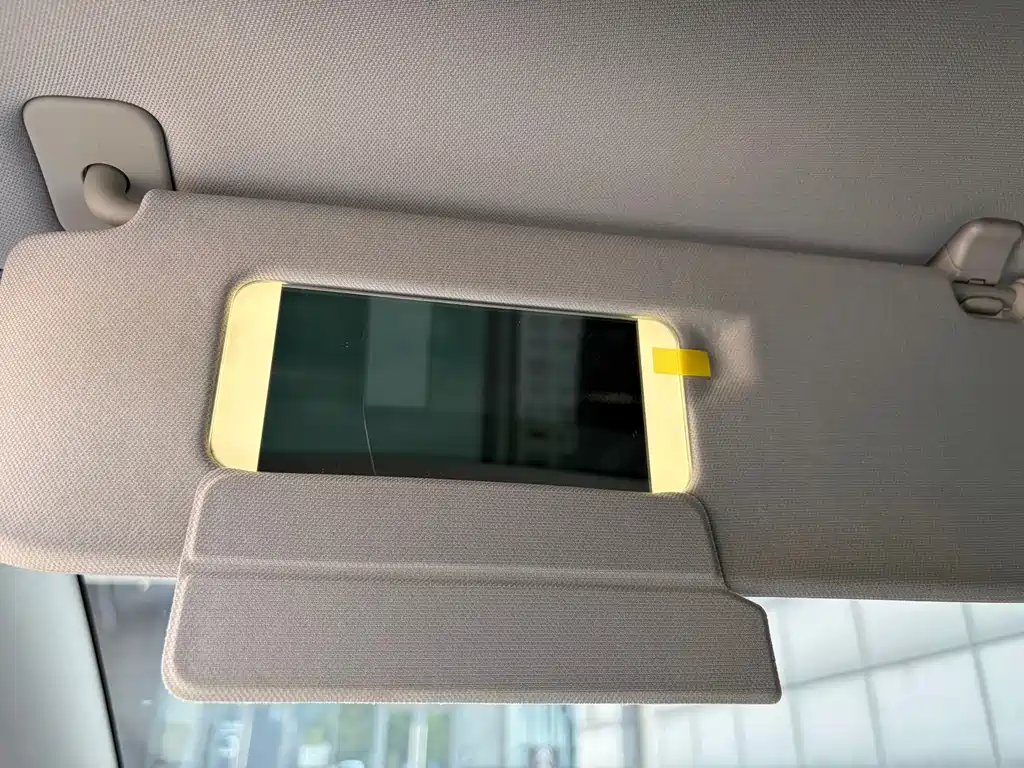Tesla Model 3 — миниатюра 14