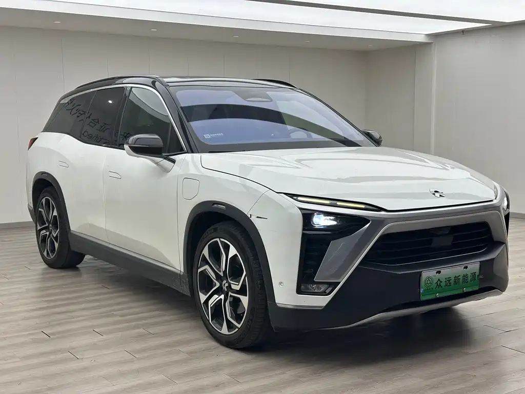 NIO ES8 2020 415KM мест