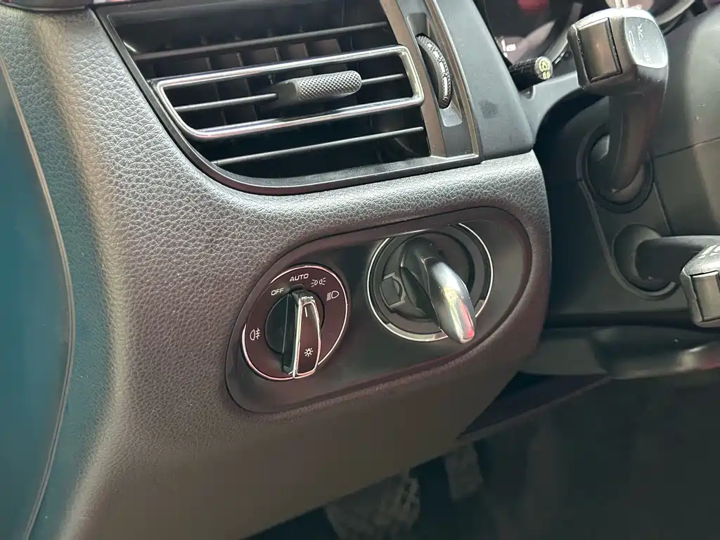 Porsche Macan — миниатюра 22