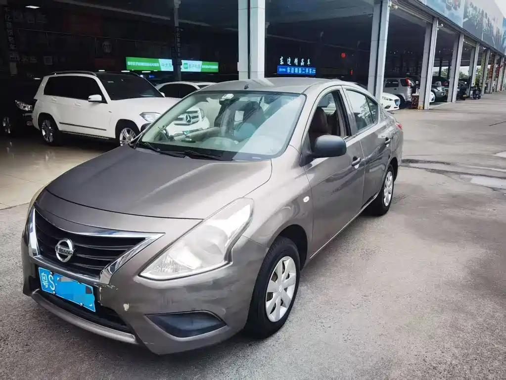 Nissan Sunny 2015
