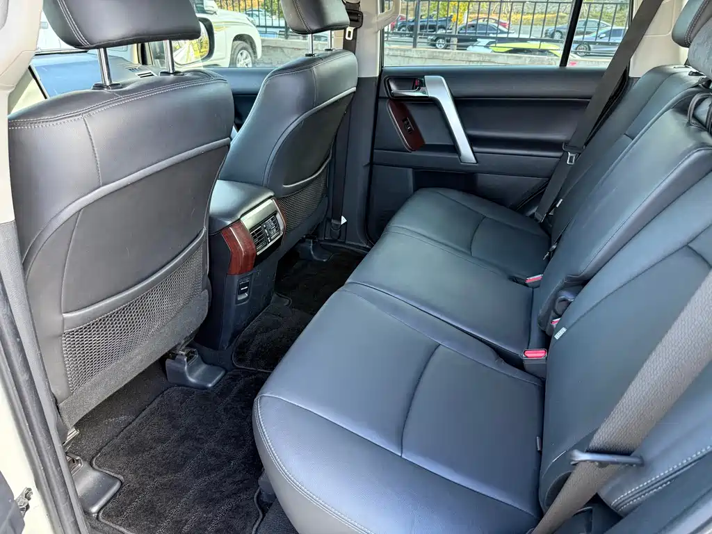 Toyota Prado — миниатюра 13