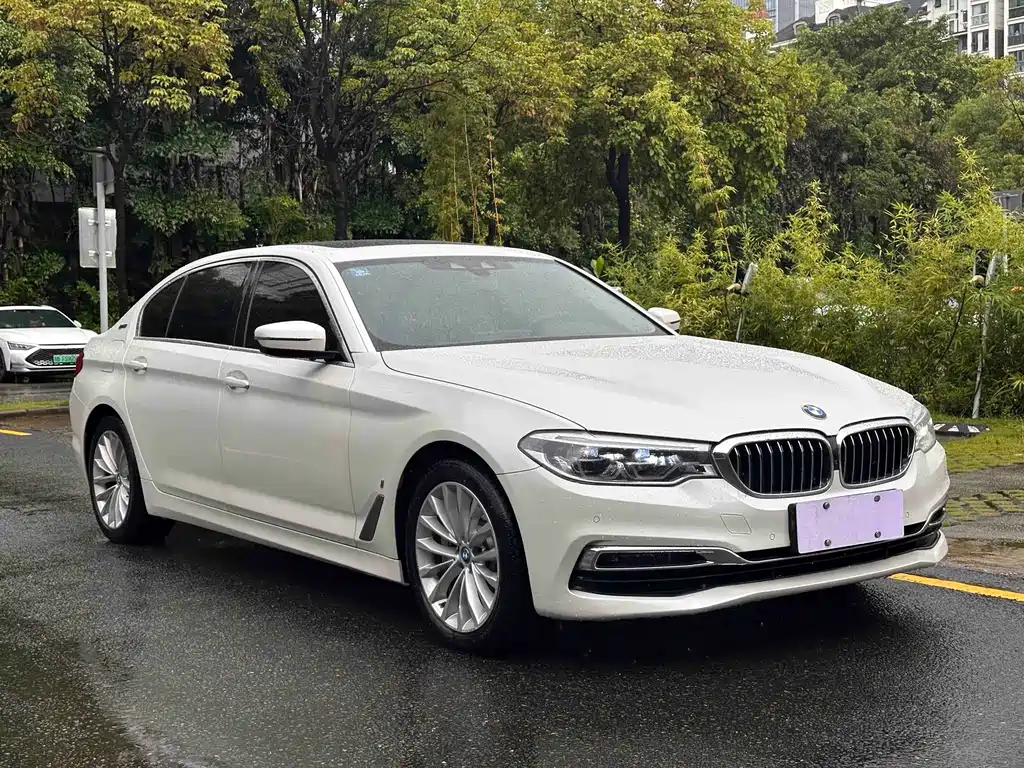 BMW 5 Series New Energy — миниатюра 3