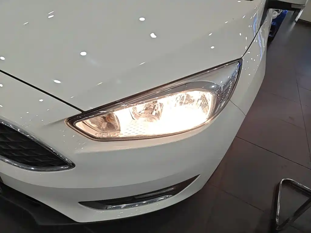 Ford Focus — миниатюра 24