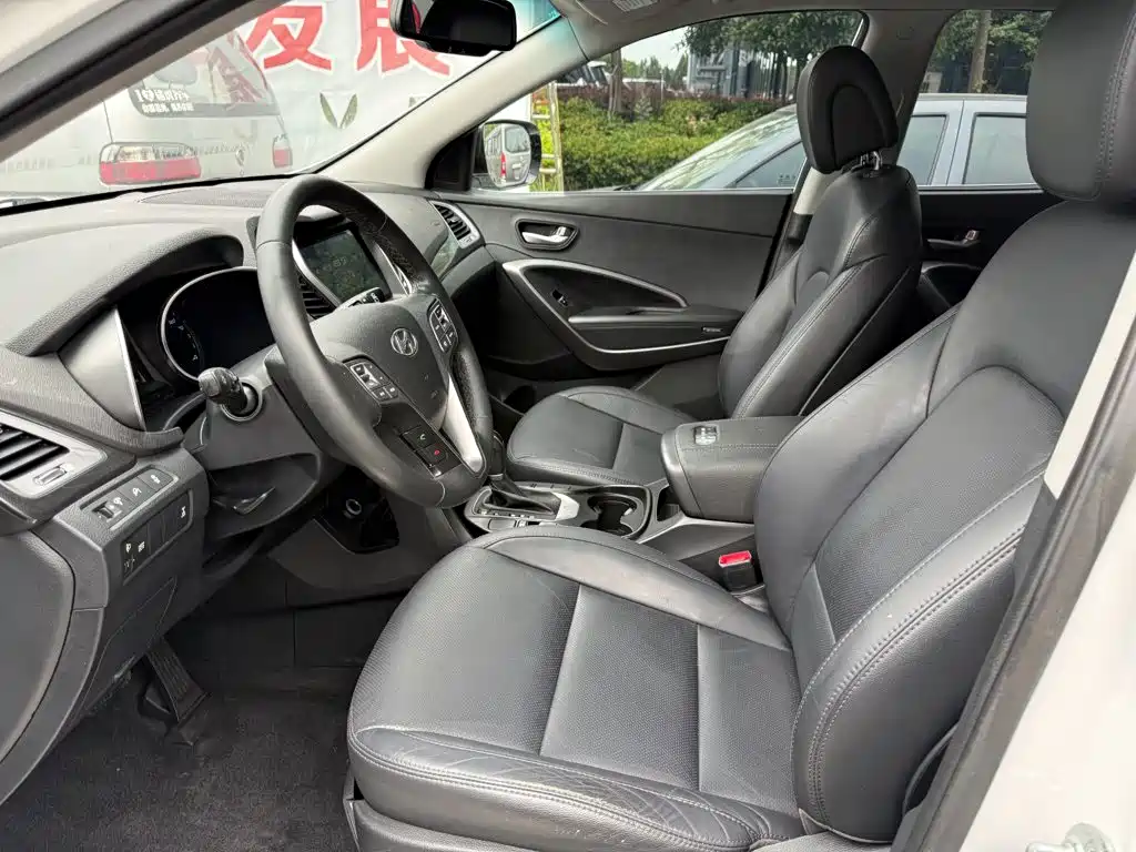 Hyundai Santa Fe — миниатюра 6