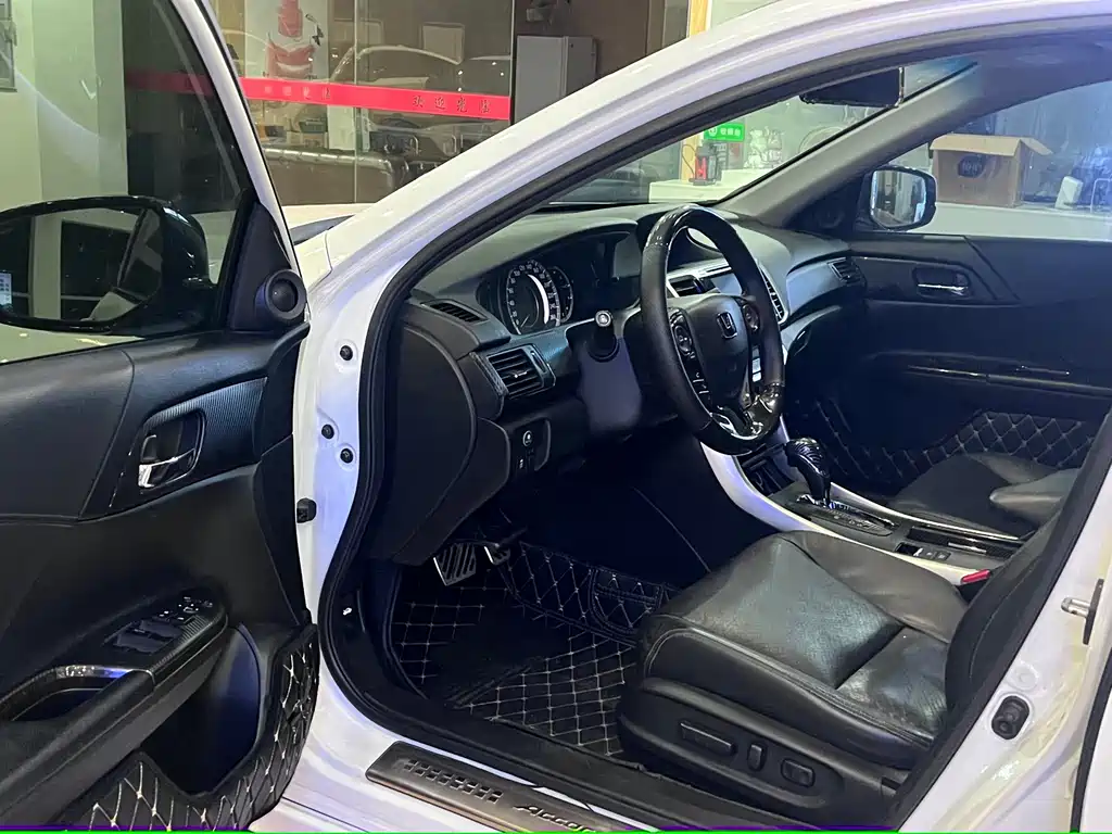 Honda Accord — миниатюра 7