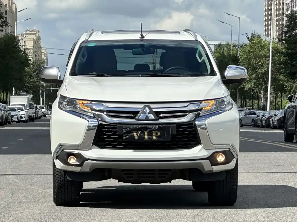 Mitsubishi Pajero Sport (Import) — миниатюра 2