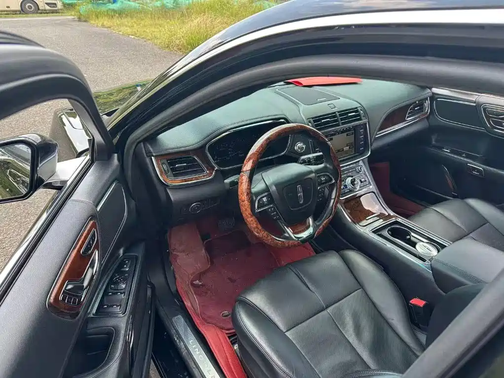 Lincoln Continental — миниатюра 6