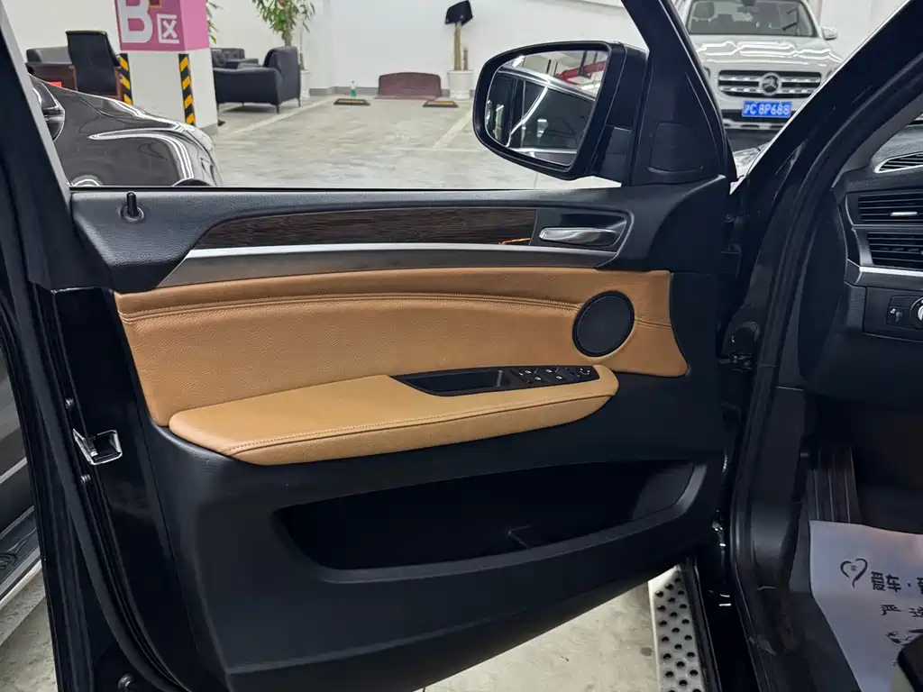 BMW X6 — миниатюра 5