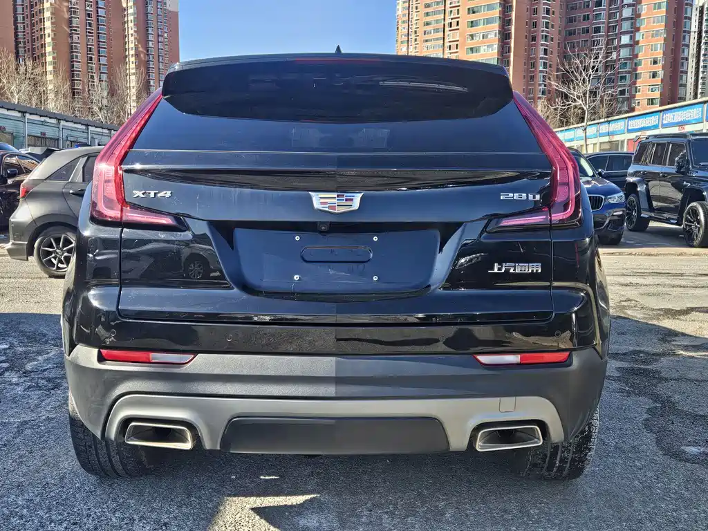 CADILLAC XT4