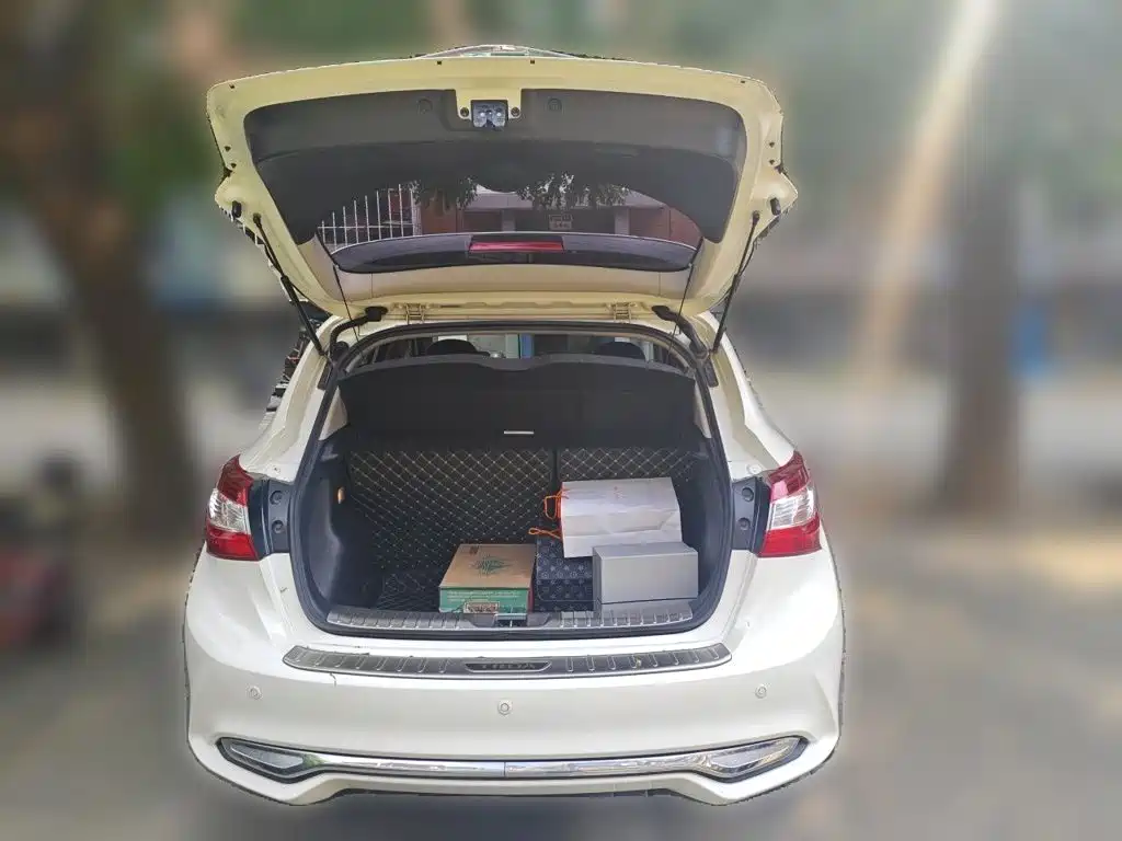 Nissan Tiida — миниатюра 20