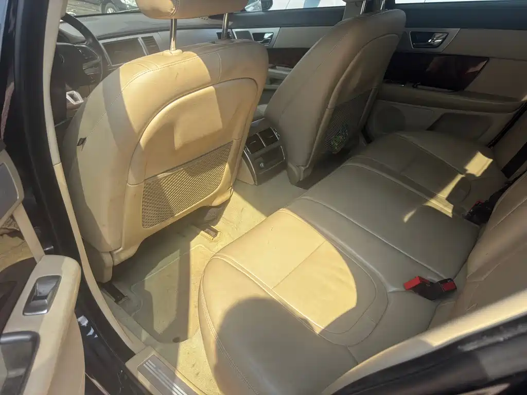 Jaguar XF — миниатюра 15