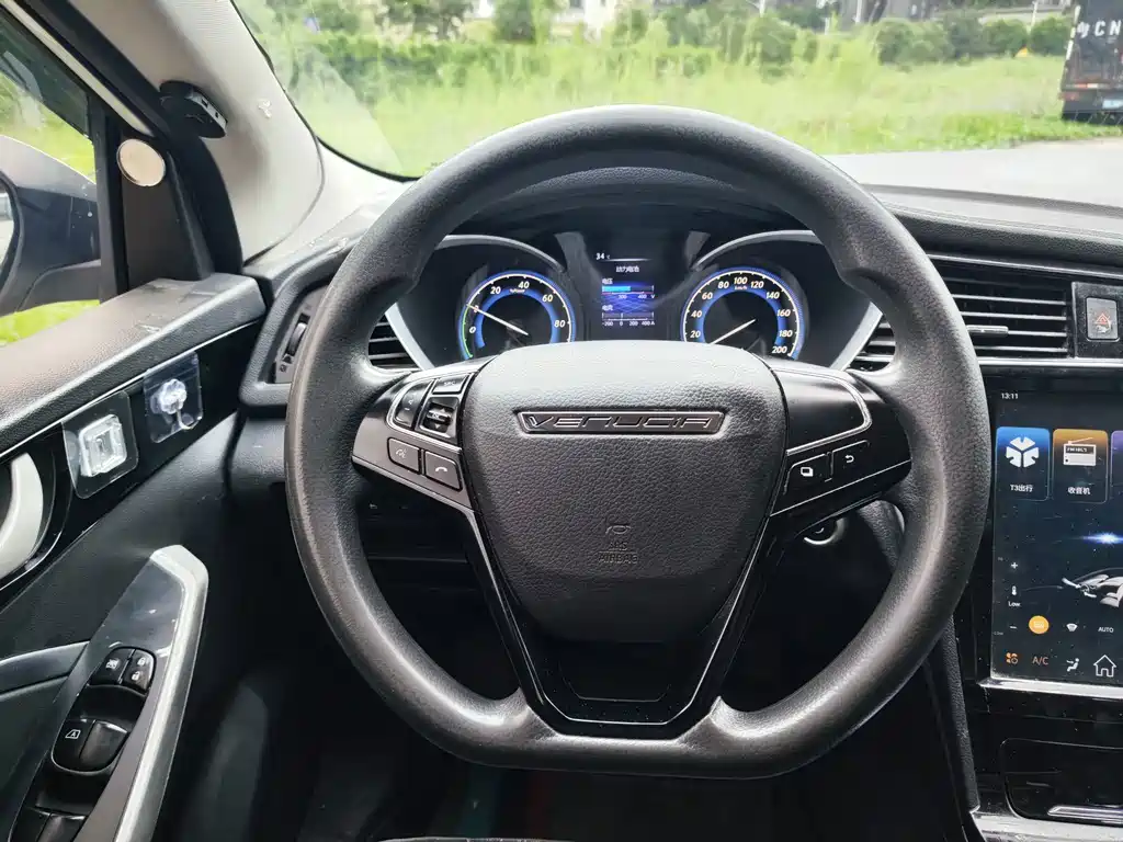 Venucia D60 EV — миниатюра 12