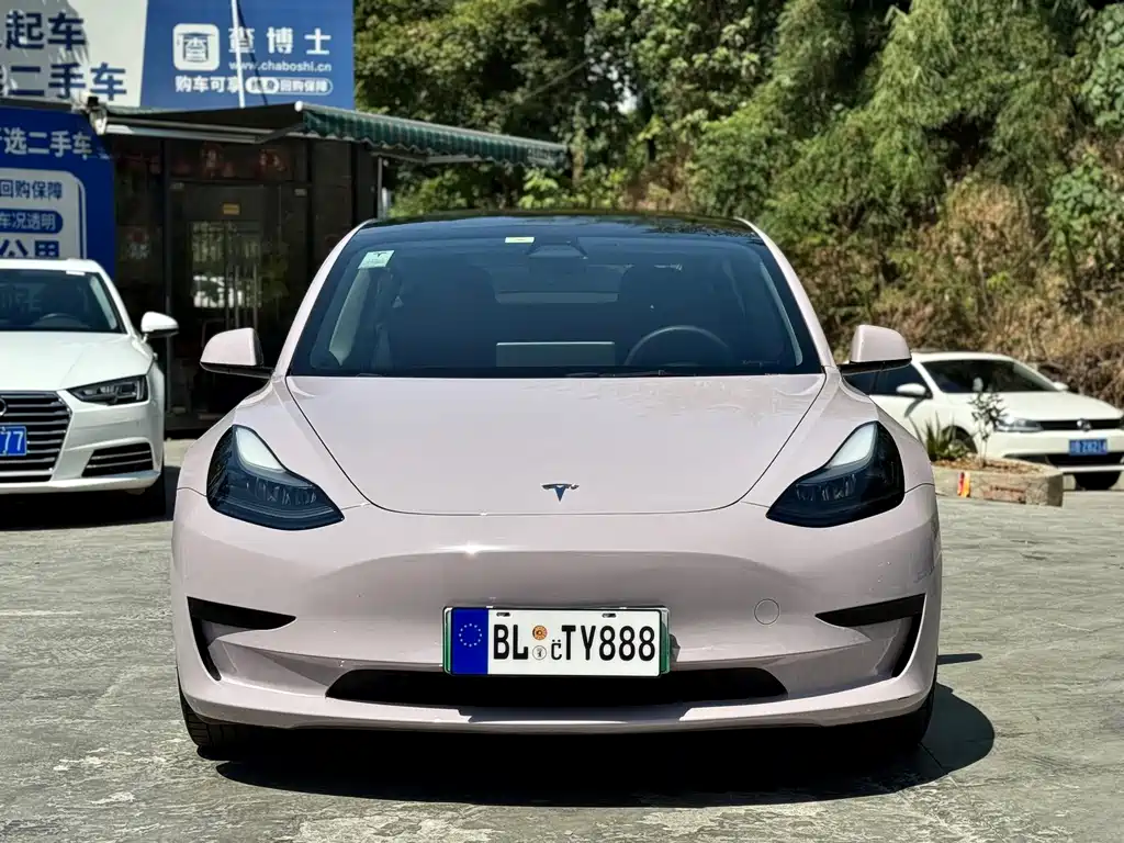 Tesla Model 3 — миниатюра 3