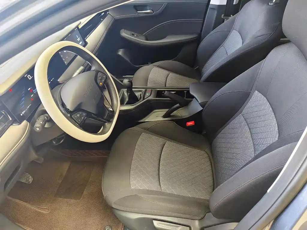 Roewe i5 — миниатюра 8
