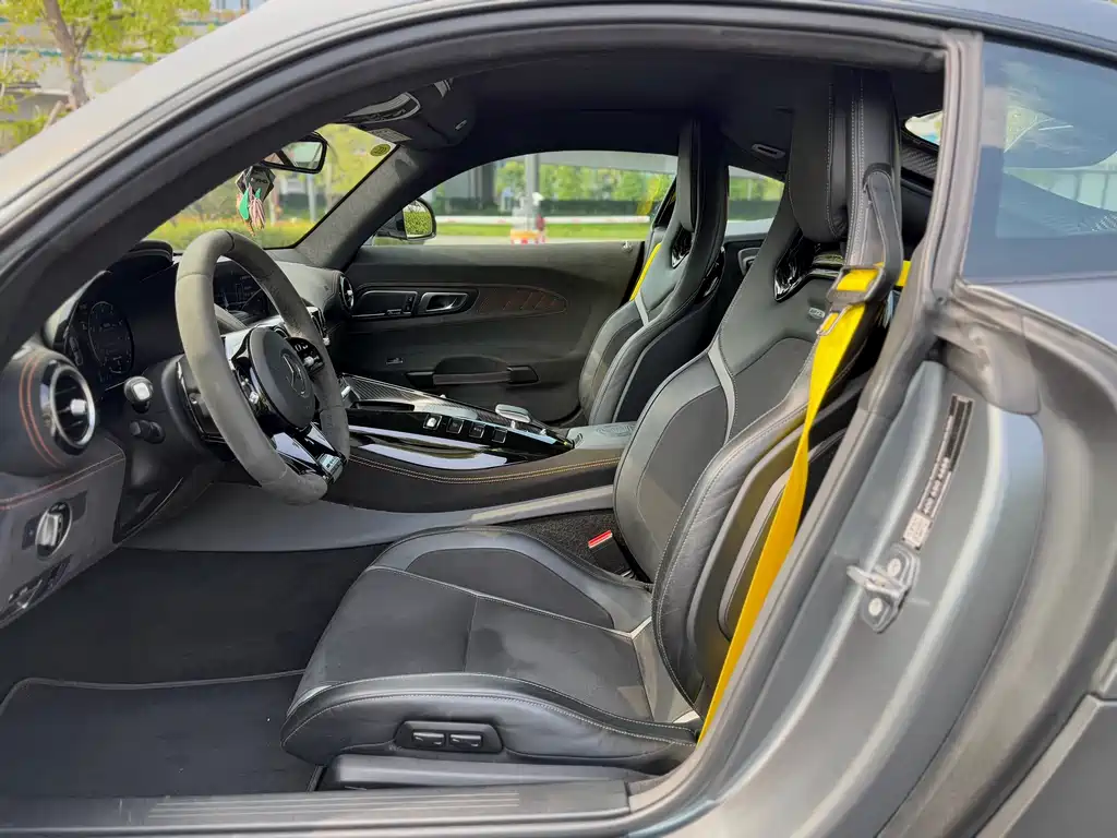 MERCEDES-BENZ AMG GT