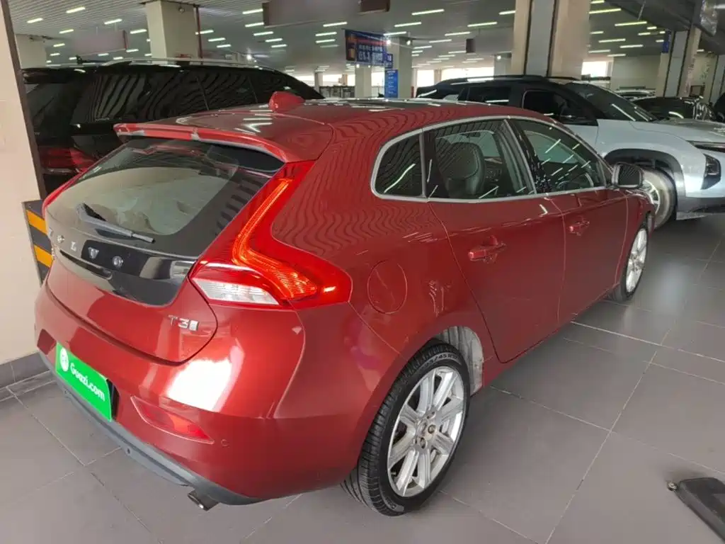 Volvo V40 — миниатюра 7