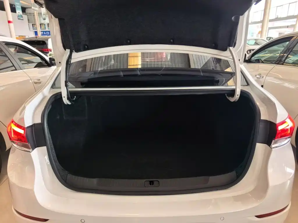 Buick Excelle — миниатюра 19