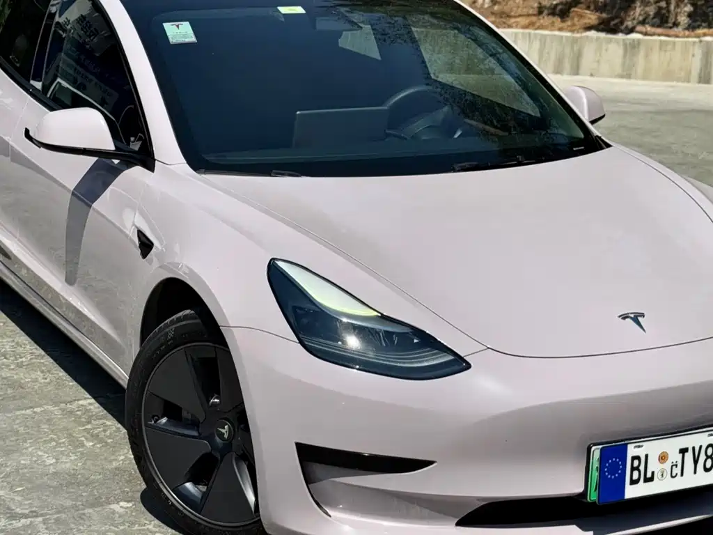 Tesla Model 3 — миниатюра 7
