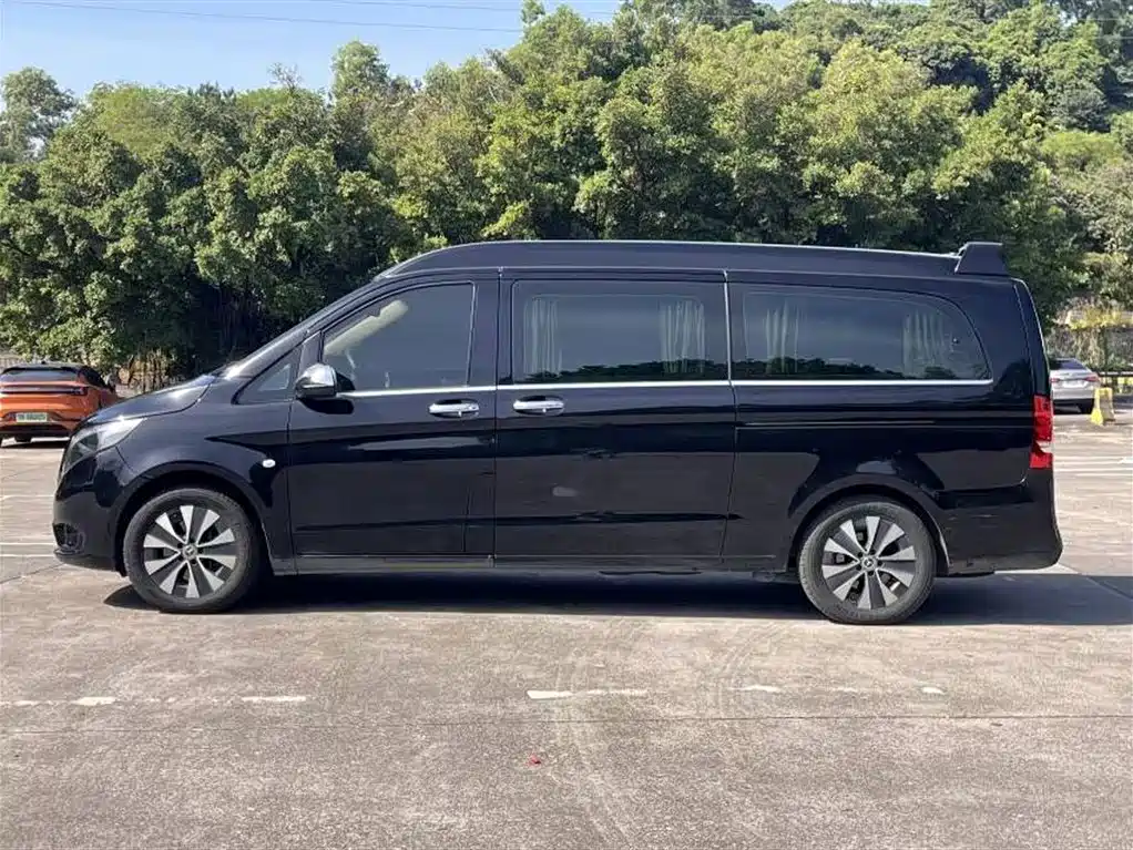 Mercedes-Benz Vito 2021 2.0T 7 мест