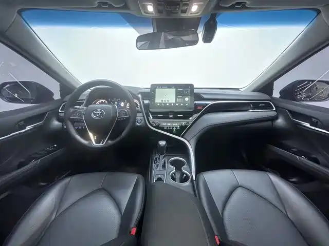 Toyota Camry — миниатюра 8