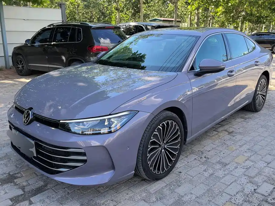 Volkswagen Passat 2024