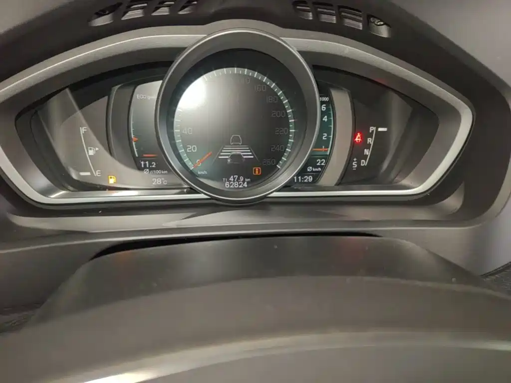 Volvo V40 — миниатюра 12