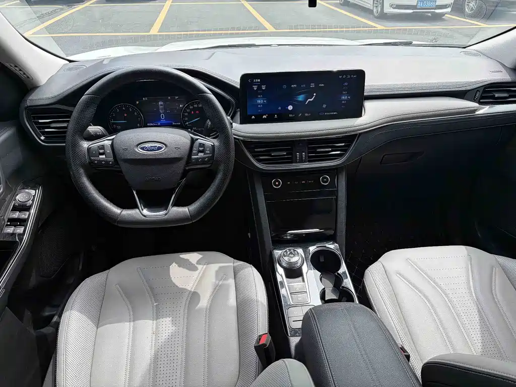 Ford Escape — миниатюра 11