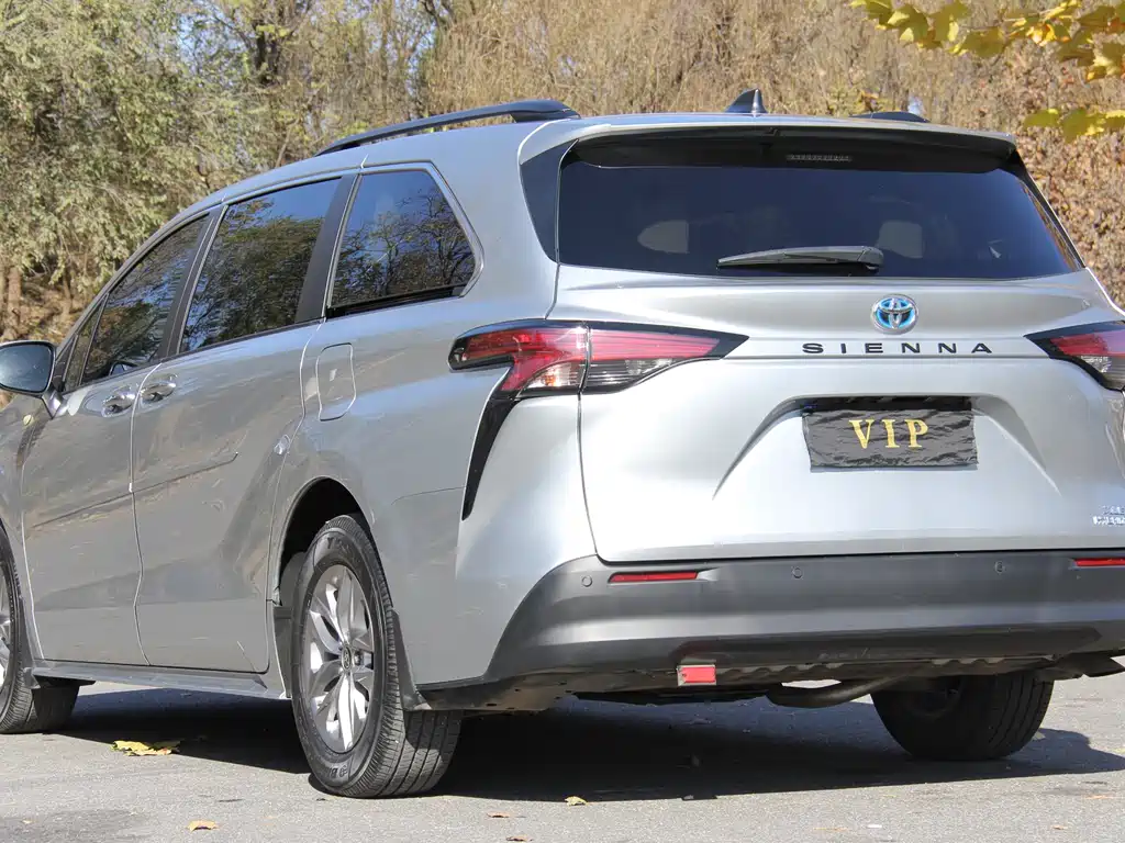 TOYOTA SIENNA