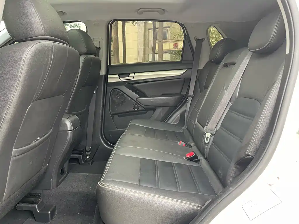 BAIC X65 2015 2.0T AT Elite
