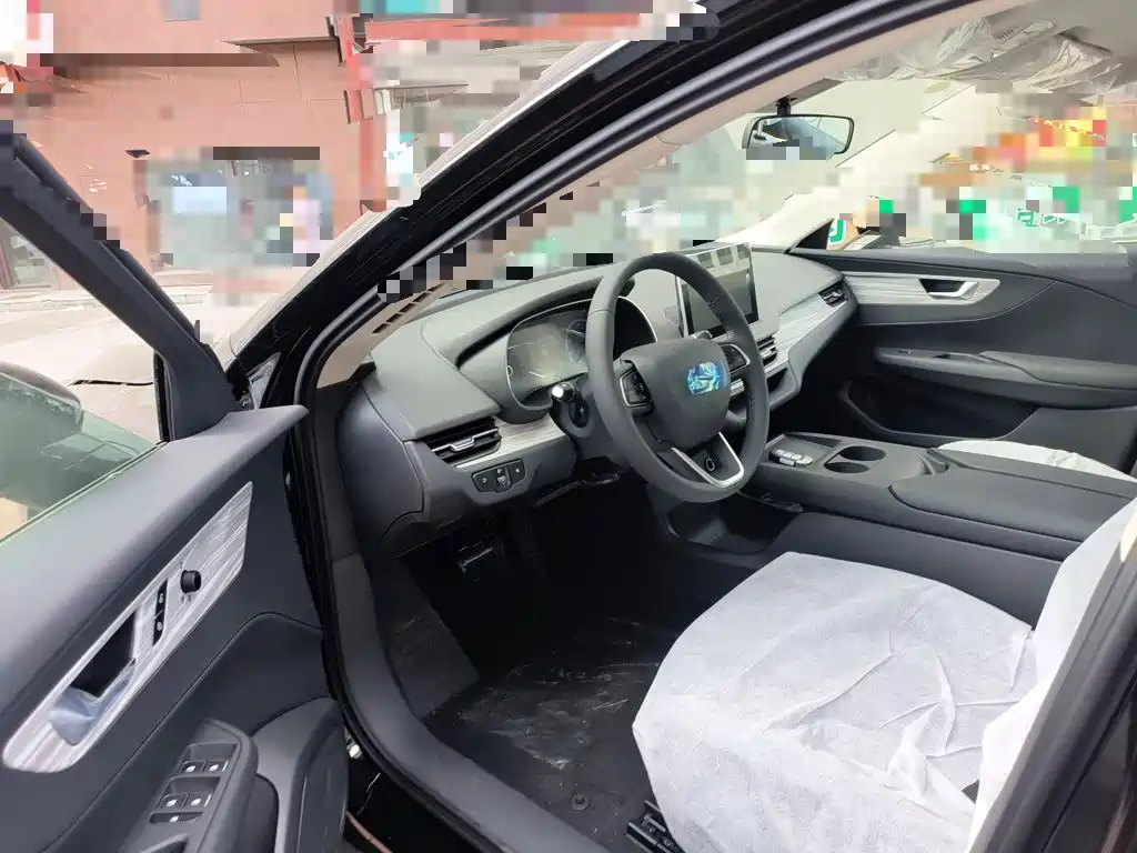 Hongqi Hongqi E-QM5 — миниатюра 12