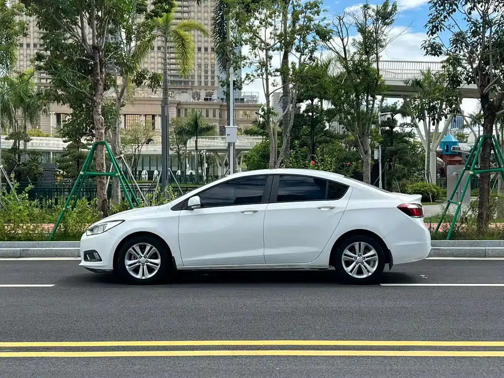 Chevrolet Cruze — миниатюра 3