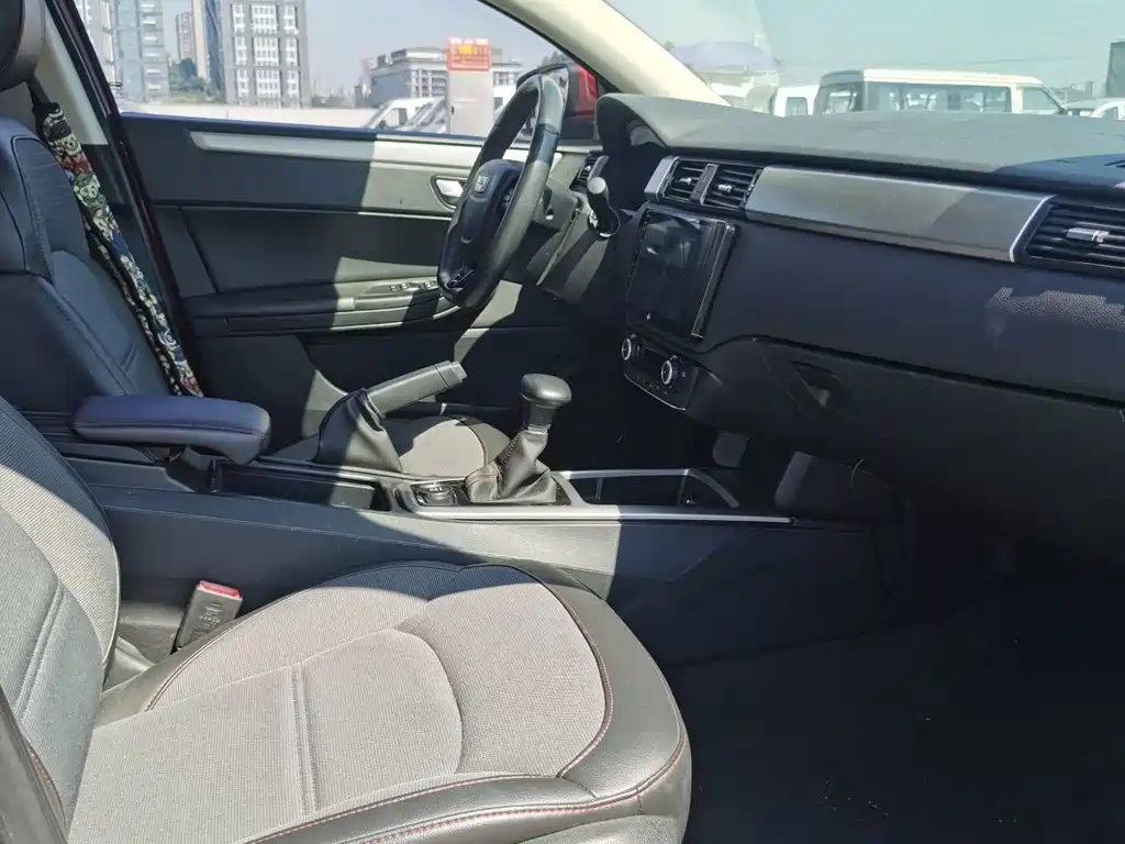 Qoros Qoros 3 — миниатюра 13