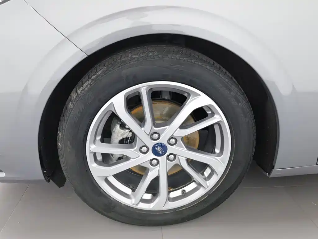 Ford Mondeo — миниатюра 17
