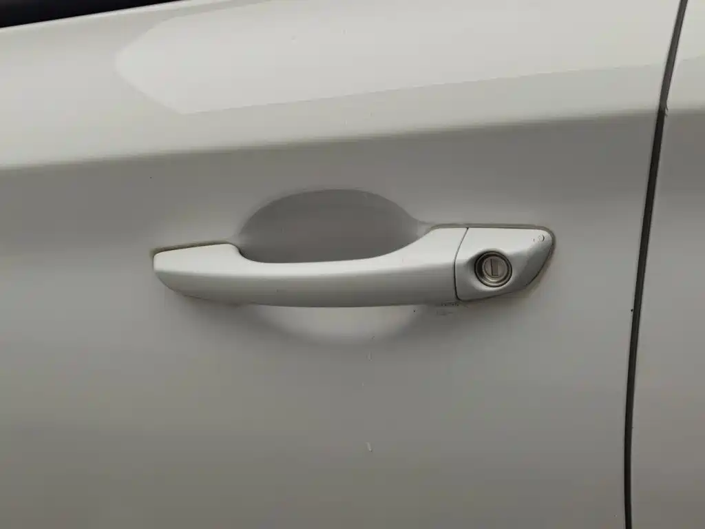 Hyundai Elantra — миниатюра 18