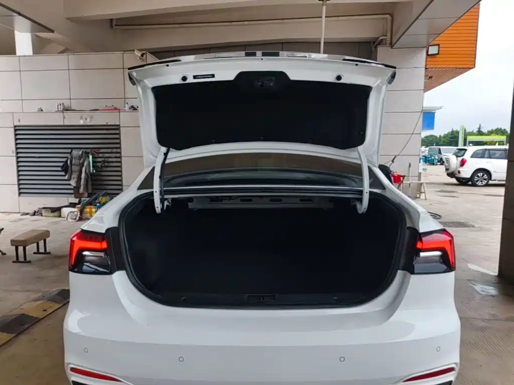 Roewe i6 MAX New Energy — миниатюра 19