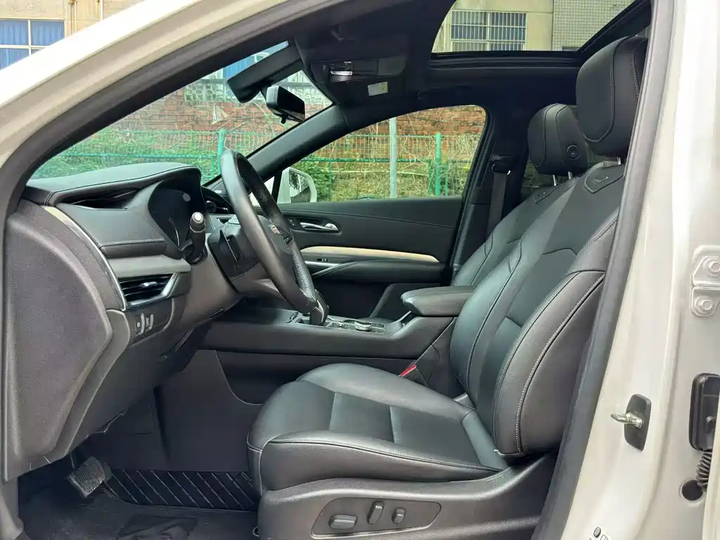 Cadillac XT4 2018 28T Lead