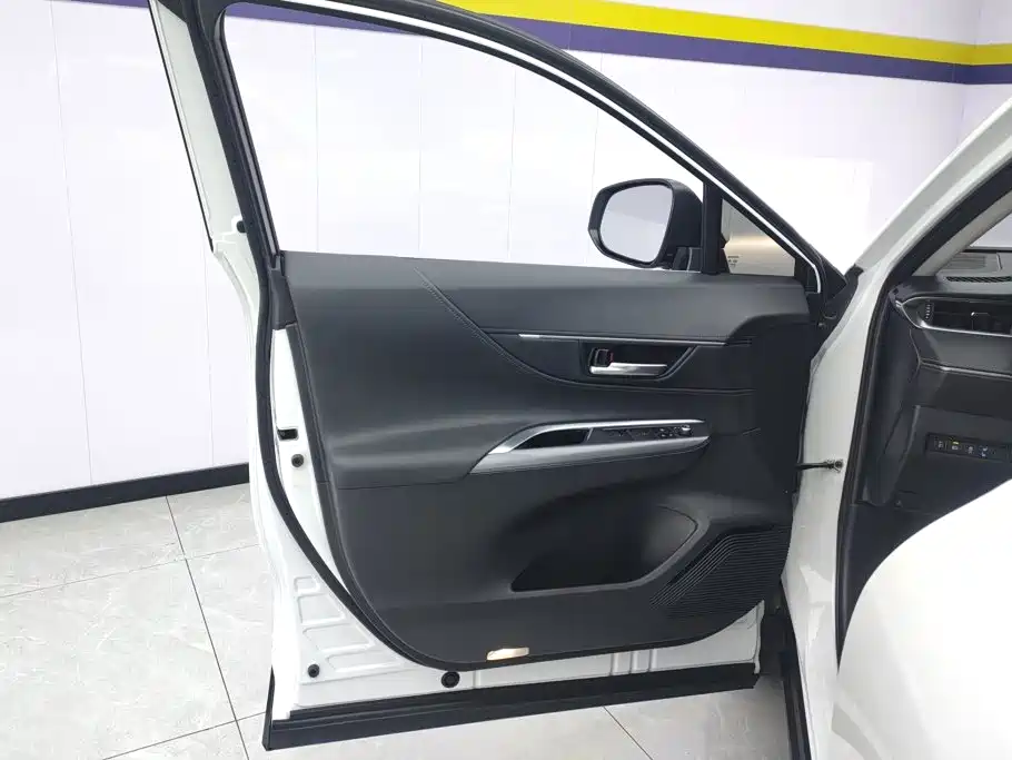 Toyota Harrier — миниатюра 7