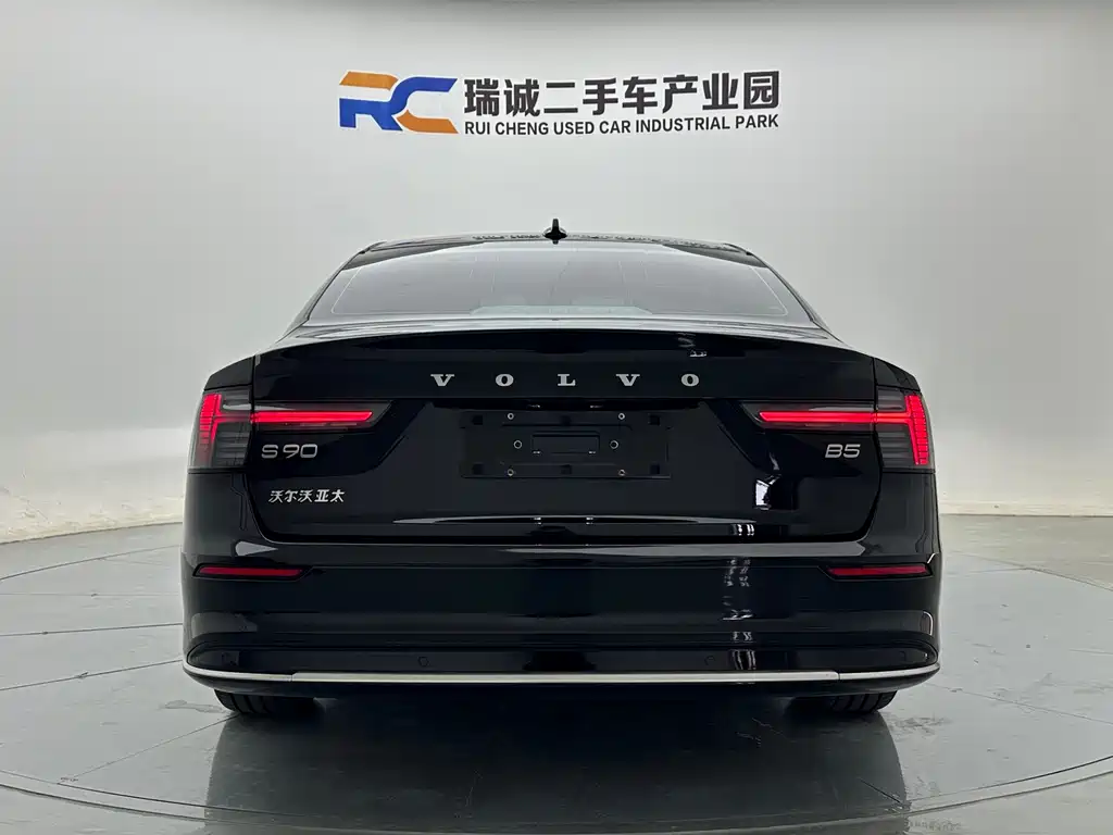 Volvo S90 — миниатюра 6