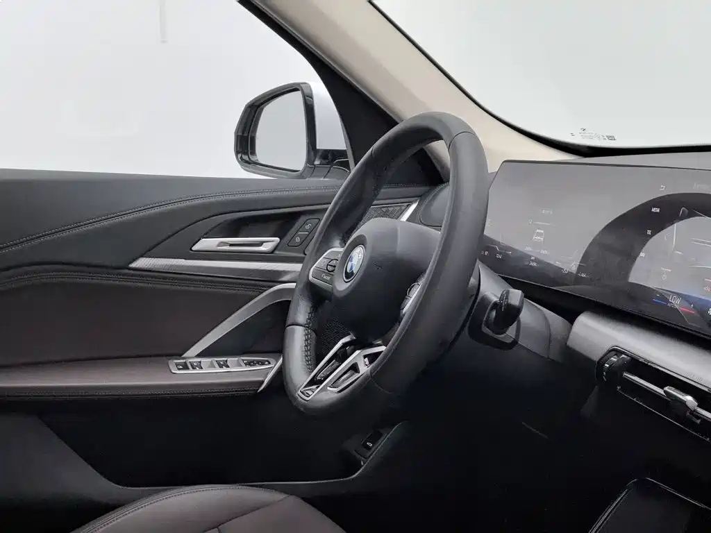 BMW iX1 — миниатюра 22